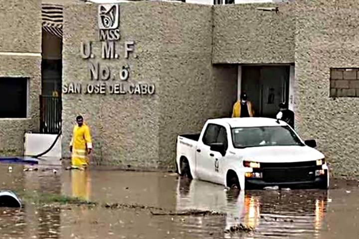 Hospitales en Los Cabos afectados por lluvias; reportan inundaciones y derrame de aguas negras