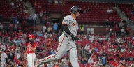 Rafael Devers extends Giants' homer streak in win