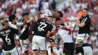 Video | Salvaje rechifla de los hinchas de River Plate a Miguel Borja y Kevin Castaño: el equipo perdió con el modesto Deportivo Riestra