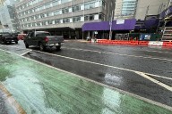 Oil spill snarls traffic on Manhattan's First Avenue, turns block into slip