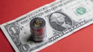 Peso avanza tras reporte de inflación de EU