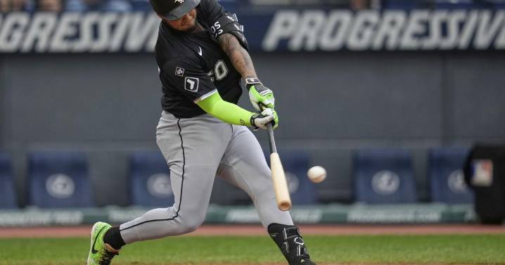 C.J. Kayfus and Jhonkensy Noel homer as the surging Guardians beat the White Sox