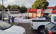 Vecinos de Las Águilas bloquean calles en protesta por proyecto en parque ecológico