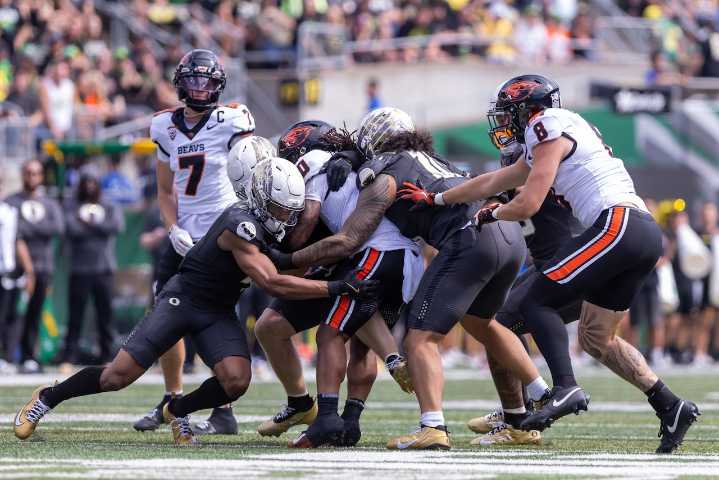 No. 6 Ducks stifle Oregon State run game in dominant 41
