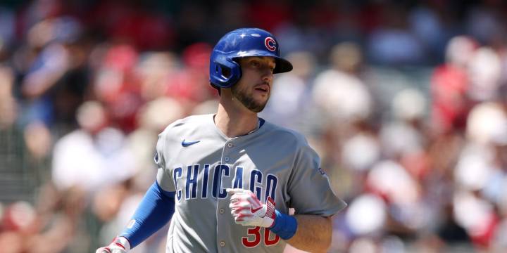 Kyle Tucker begins running in attempt to return before Cubs' playoffs