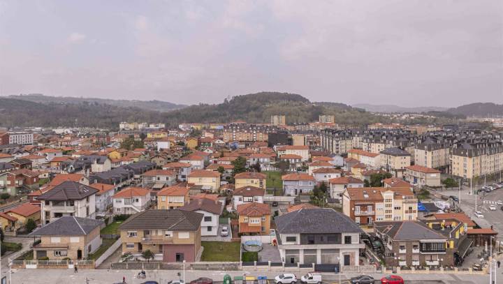 Buscan al vehículo implicado en un atropello con fuga en Torrelavega