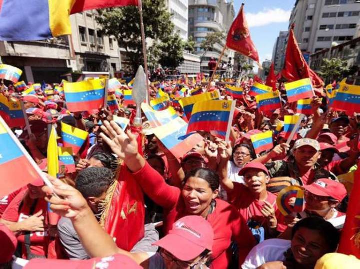 Pueblo en la calle: Movilización en respaldo al presidente Nicolás Maduro