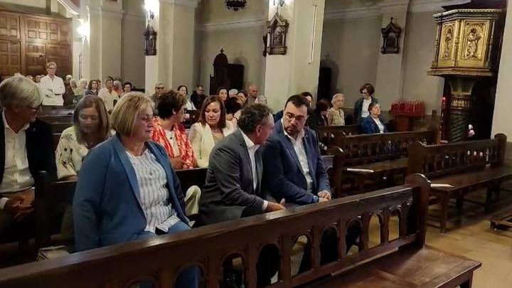Barbón acude a la misa del Día de Asturias en Nava tras dar plantón al Arzobispo: "No soy persona de polémicas"