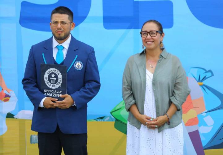 Ecatepec vence a Japón y logra Récord Guinness con 148 mil personas recogiendo basura