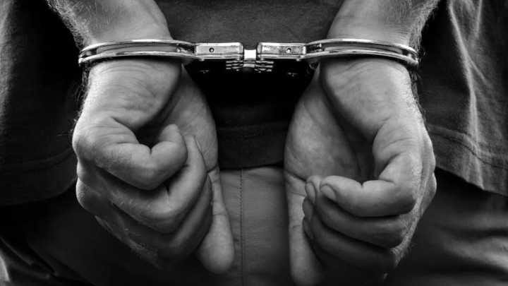Sudáfrica detiene a 5 mexicanos en redada a laboratorio clandestino de metanfetamina
