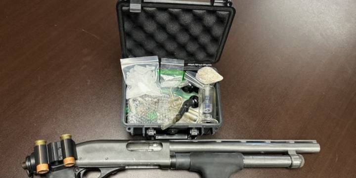 Felon arrested on multiple gun, drug charges in Warren County