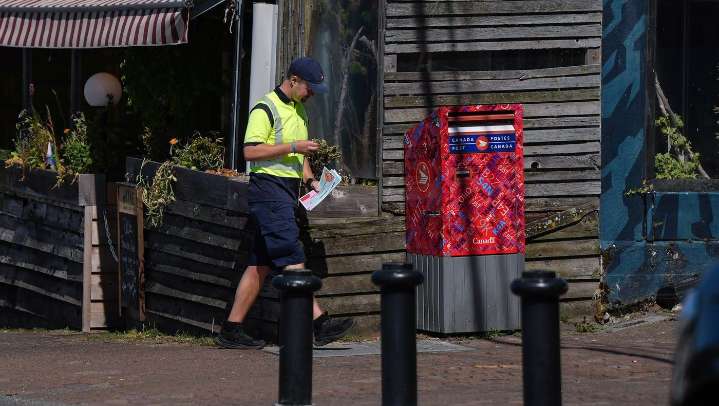 Canada Post set to reduce frequency of letter mail delivery: minister