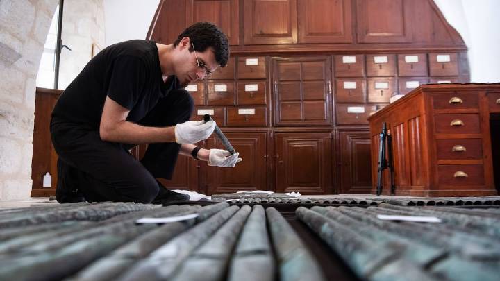 Un órgano de mil años vuelve a sonar tras pasar ocho siglos enterrado: "Es como abrir la tumba de un faraón"