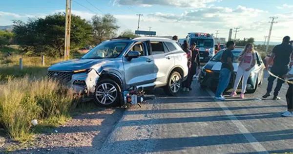Fallece mujer al chocar contra una camioneta