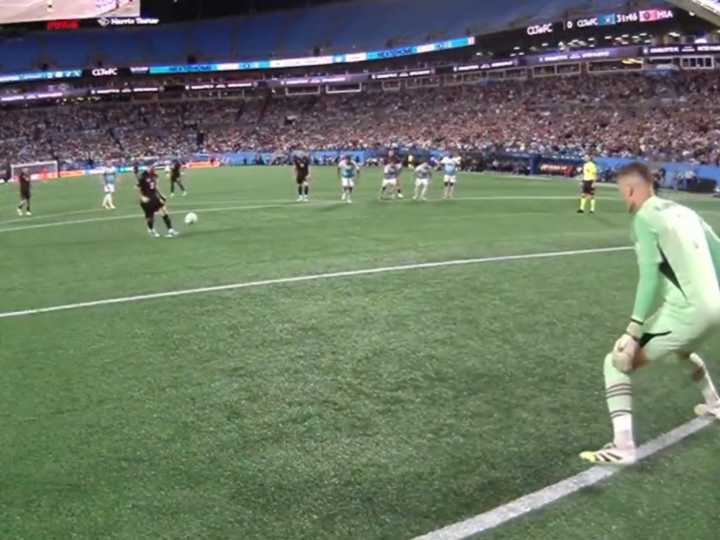 Messi y un minuto de horror en Inter Miami: quiso picar un penal, se lo atajaron y en la jugada siguiente Charlotte FC marcó el 1