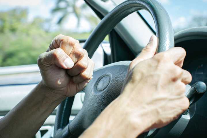 How to Handle Aggressive Drivers Without Becoming One