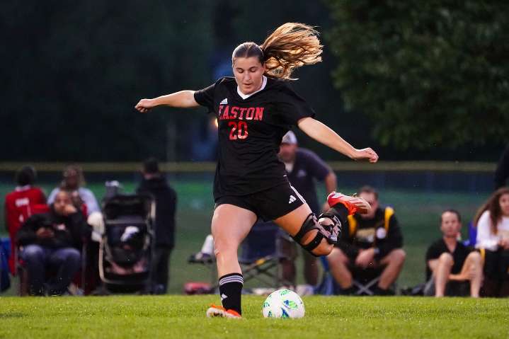 Easton girls soccer scores with 4 minutes left to beat Freedom on senior night