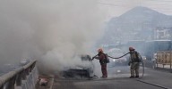 Independencia: Vehículo se incendió en plena vía pública generando caos y tráfico