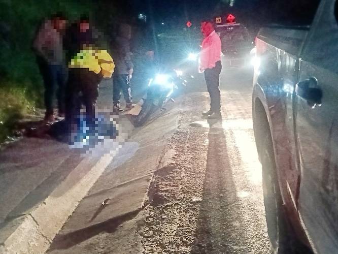 Joven motociclista de 19 años falleció en la Supercarretera embestido por un auto