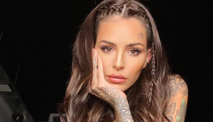 «Aprendan, giles»: Cande Tinelli se apoya en una estrella de la F1 para un fuerte descargo