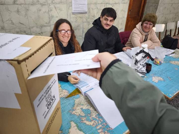Cerraron las elecciones en Buenos Aires: votó más del 60% del padrón y esperan resultados a las 21