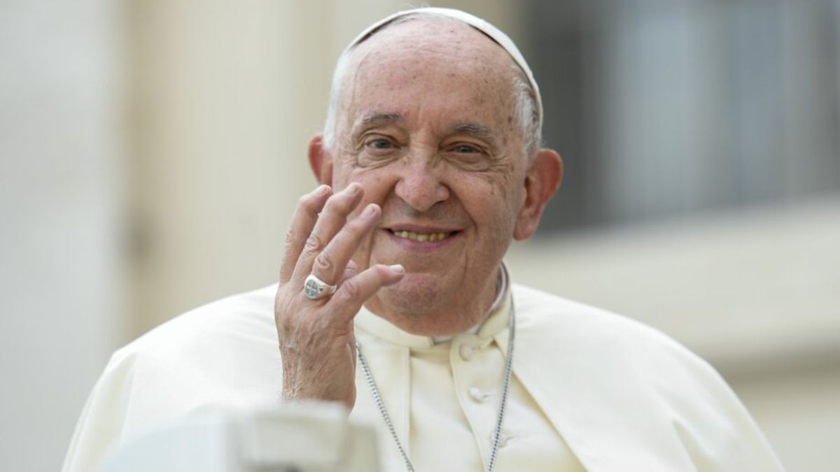 Emotivo homenaje: formaron con drones el rostro del papa Francisco en el cielo del Vaticano