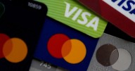Estadounidenses ahorrarían $100.000 millones si se limitaran las tasas de tarjetas de crédito