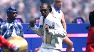 Snoop Dogg lights up MCG at AFL grand final