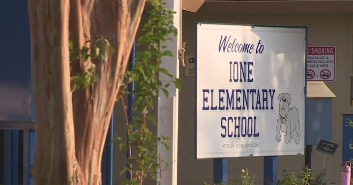 Parents at California elementary school claim stranger fed kids through fence during recess