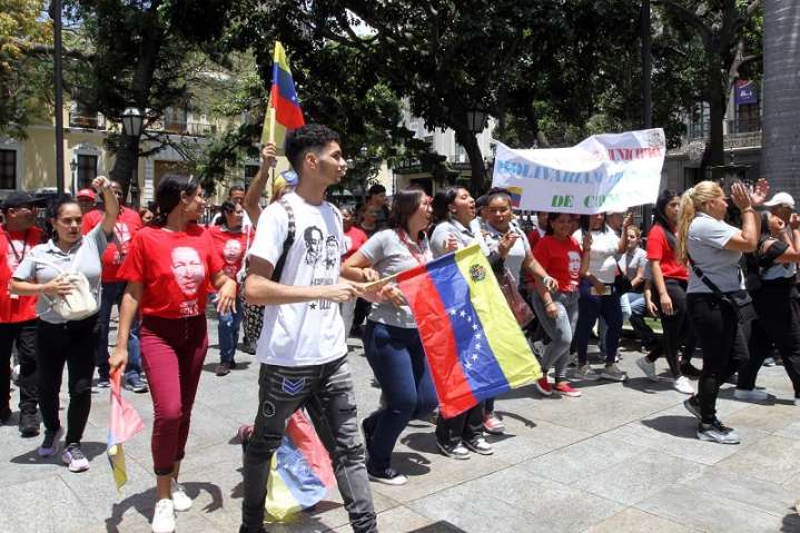 Concejales se movilizan en Caracas en apoyo al presidente Maduro