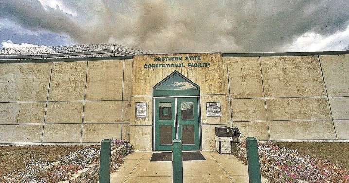 Investigation clears Springfield prison superintendent