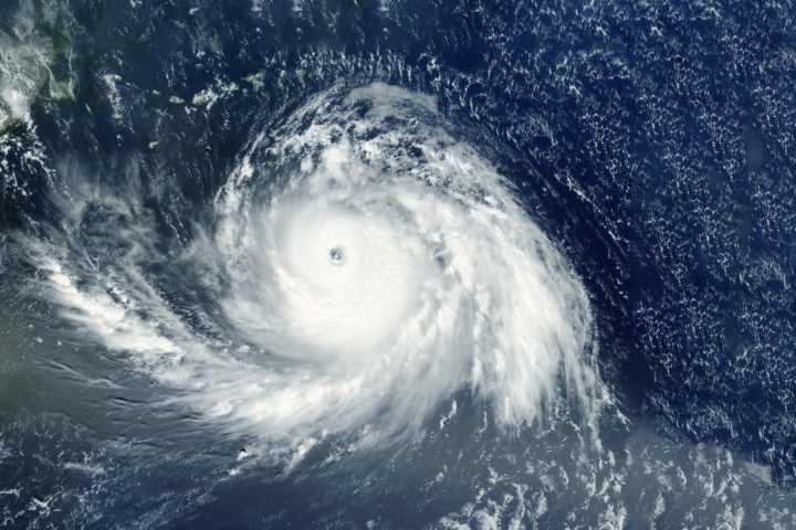 Tormenta tropical Imelda amenaza con huracán Florida
