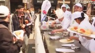 Pizza gratis en el Obelisco: una iniciativa que llevó 125 kilos de harina y 150 kilos de queso