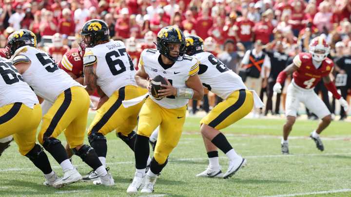 Iowa vs UMass predictions, picks, odds college football Week 3