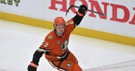 Mason McTavish signs six-year, $42-million deal with Ducks to end holdout