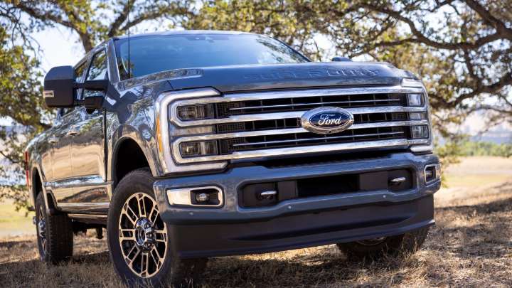 Ford retira ciertos modelos por problemas con cámara trasera