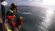 Susto en Gozón: los bomberos rescatan a un pescador que se cayó al mar