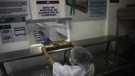 Sopa de codito y pampazos la cena del 15 de septiembre en 'El Torito'