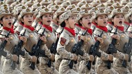 China revela sus nuevas armas y capacidades durante su enorme desfile militar en Pekín