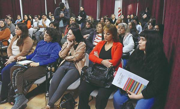 Papaiani encabezó en Trelew Taller sobre Entornos Laborales Seguros destinado a los Servicios de Protección de Derechos