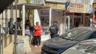 Desahucio de una madre y su hijo de 8 años de una de las infraviviendas en un sótano de Palma