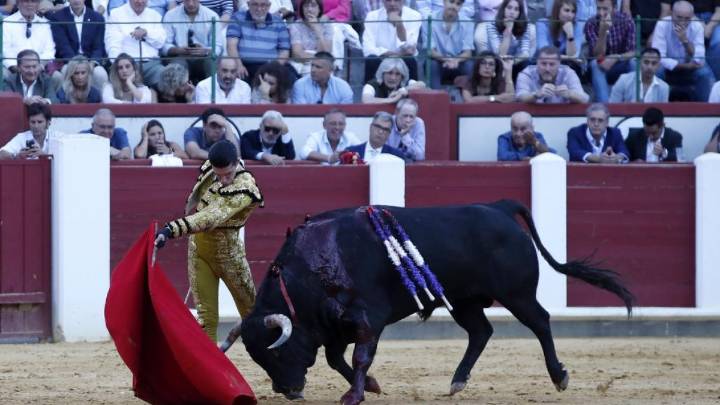 El idilio de Emilio de Justo con Valladolid le brinda tres orejas y le abre la puerta grande