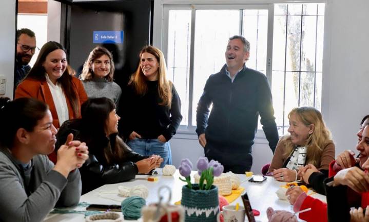 Achával visitó la Casa de Desarrollo Humano de El Rocío junto a Soledad Peral