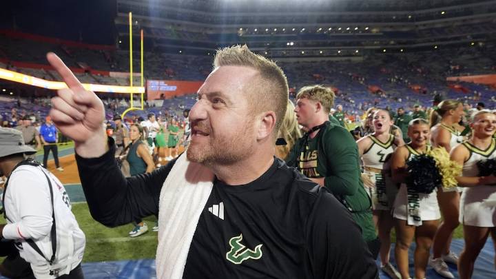 USF Bulls 18th in AP poll, Florida Gators fall out of rankings