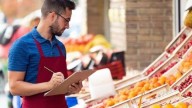 Qué abre y qué cierra este lunes 29 de septiembre por el Día del Empleado de Comercio