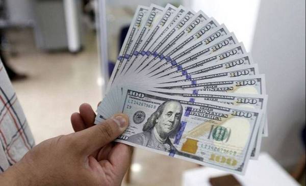 Trepa el dólar oficial, baja el blue y suben los bonos y las acciones en Wall Street