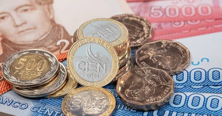 Encuesta: La mitad de la población en Chile suele andar sin dinero en efectivo y el 70% cree que se dejará de usar