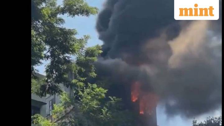 Massive fire at south Kolkata guesthouse