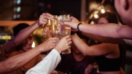 “El alcohol es un potente depresor”: El enfermero Jorge Ángel explica la relación entre tristeza y consumo de bebidas alcohólicas