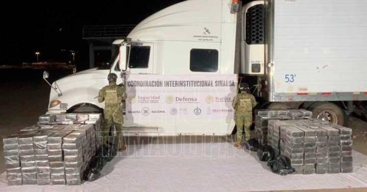 Aseguran 1.5 toneladas de metanfetaminas ocultas en el doble fondo de un tractocami?n en Mazatl?n
